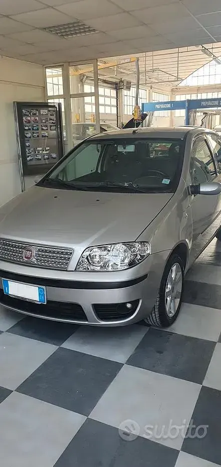 Usata Fiat Punto Dynamic 80 CV (58 kW) 2005 Utilitaria