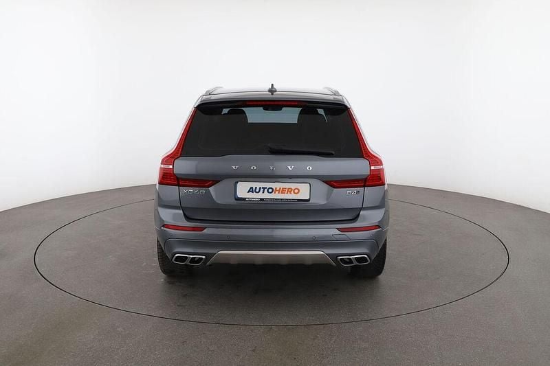 Usata Volvo XC60 Business Edition 211 CV (155 kW) 2019 Argento SUV