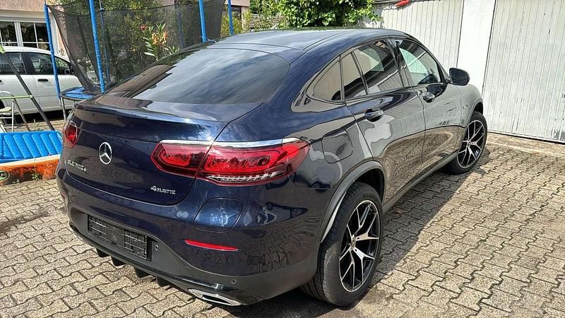 Usata Mercedes GLC300e Premium 258 CV (189 kW) 2020 Blu/azzurro Coupé