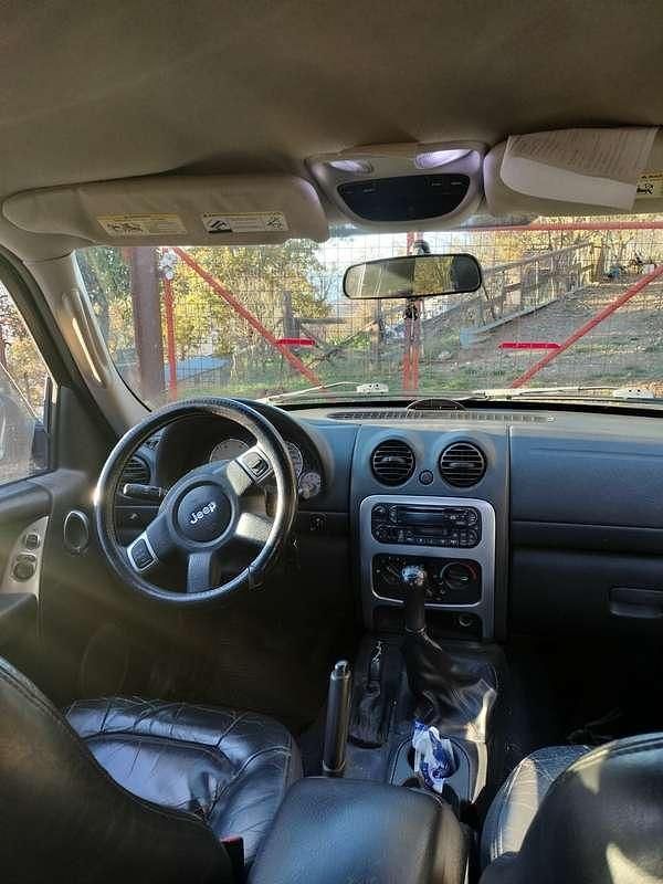 Usata Jeep Cherokee Limited 140 CV (102 kW) 2004 Nero SUV