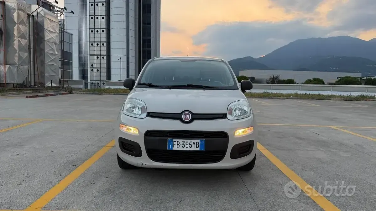 Usata Fiat Panda Lounge 69 CV (50 kW) 2016 Beige Utilitaria