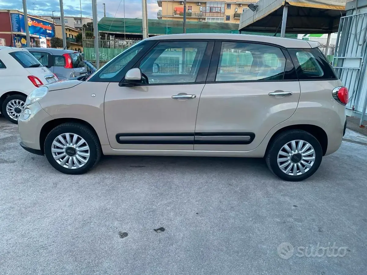 Begagnad Fiat 500L Lounge 80 HK (58 kW) 2015 Beige Minibuss