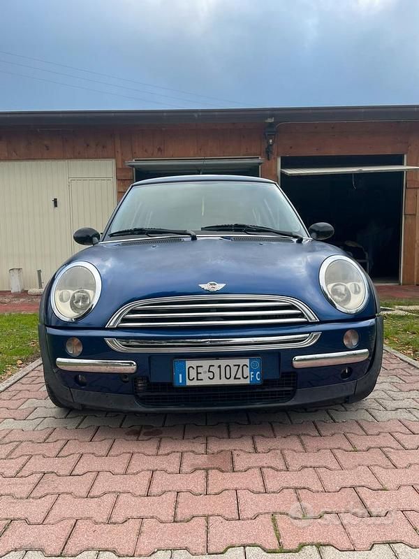 Usata Mini ONE 75 CV (55 kW) 2003 Blu Utilitaria