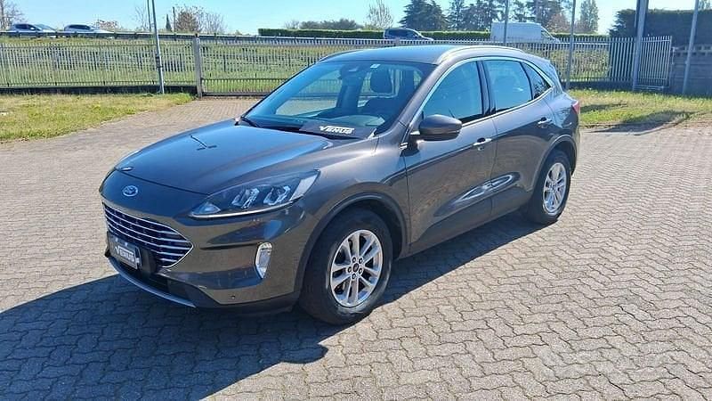 Usata Ford Kuga Titanium 120 CV (88 kW) 2020 Grigio SUV