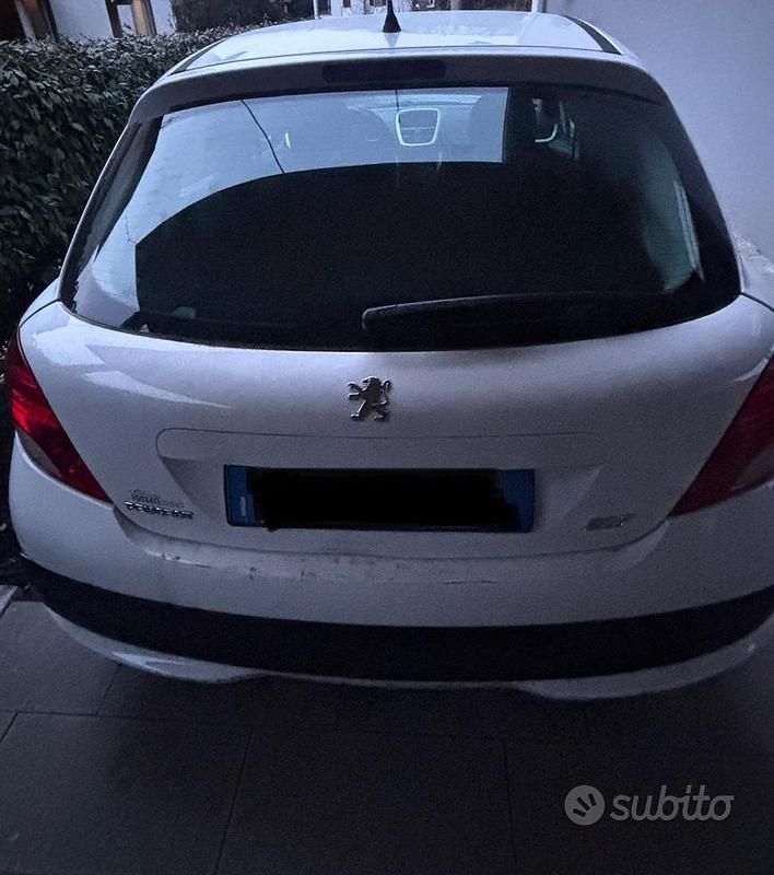 Usata Peugeot 207 75 CV (55 kW) 2012 Berlina