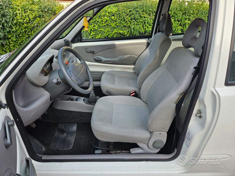 Bianco Usata 2009 Fiat 600 Due volumi | 1900 € (Ottimo prezzo) - Immagine 1/4