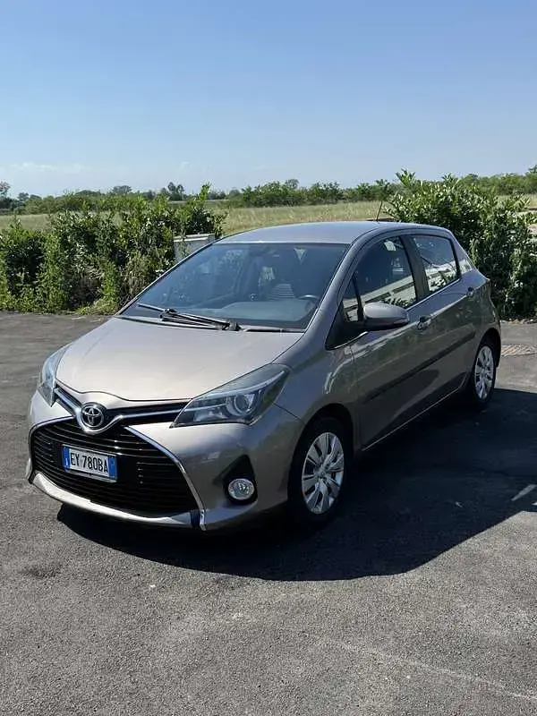 Usata Toyota Yaris Comfort 69 CV (50 kW) 2015 Utilitaria