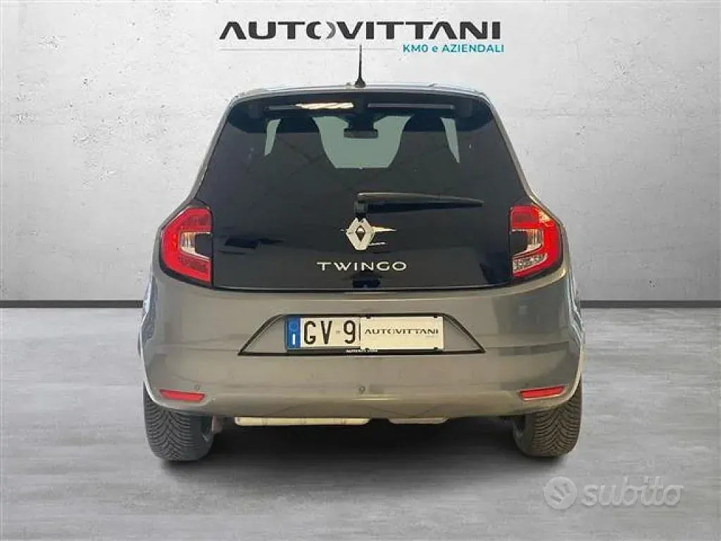 Usata Renault Twingo Urban Night 92 CV (67 kW) 2024 Grigio Utilitaria