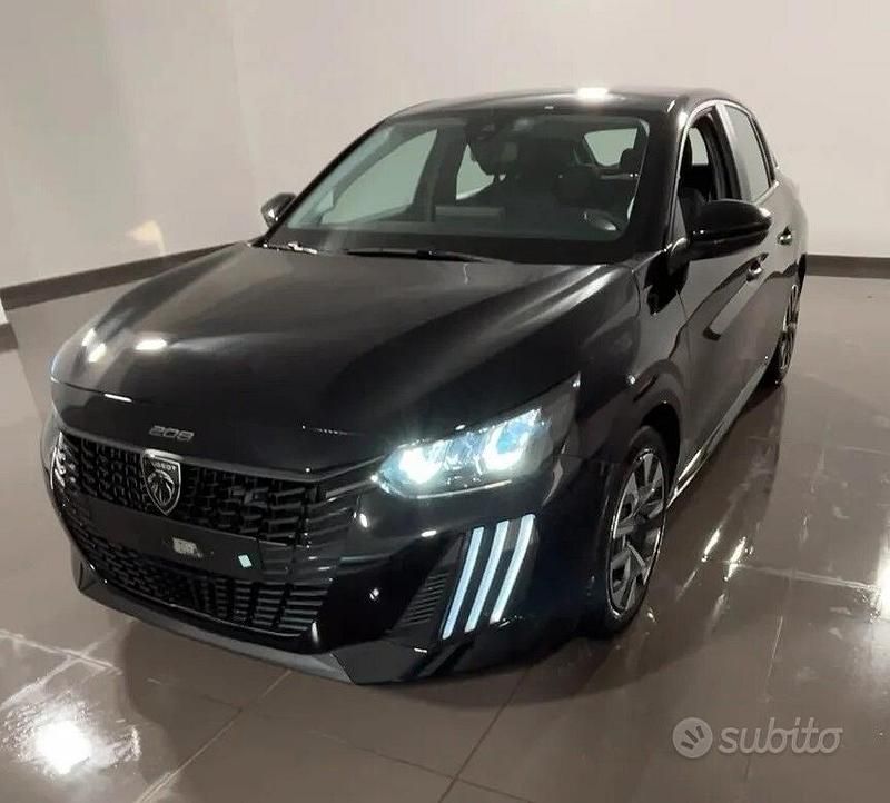 Usata Peugeot 208 Allure 101 CV (74 kW) 2024 Nero Utilitaria