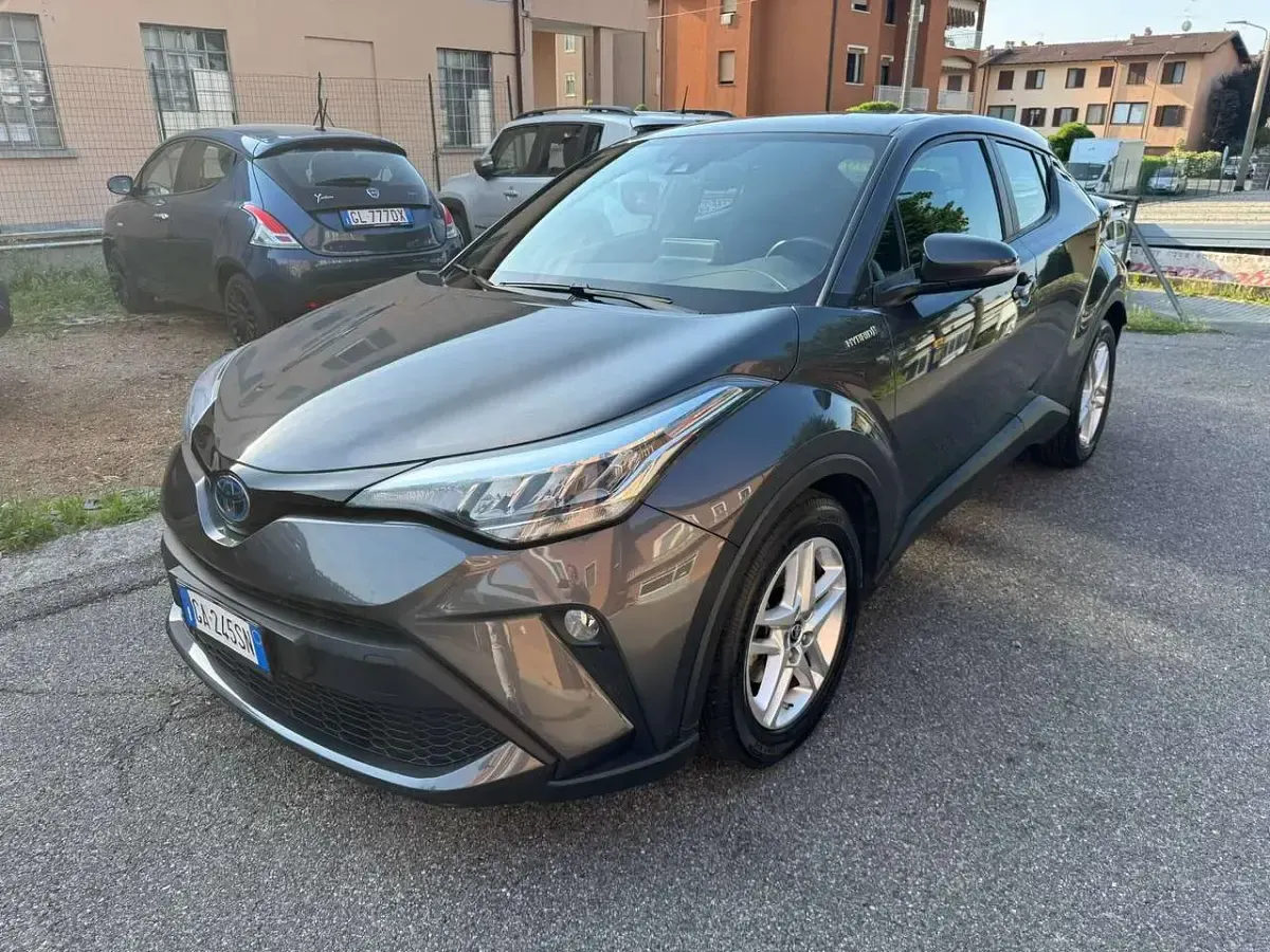 Usata Toyota C-HR Active 98 CV (72 kW) 2020 Grigio SUV