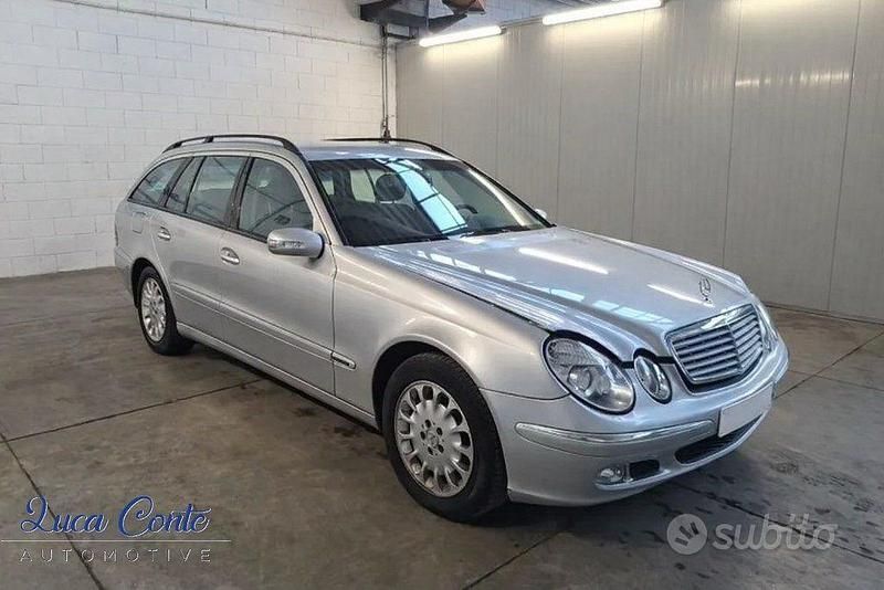 Usata Mercedes E270 Elegance 177 CV (130 kW) 2006 Grigio Station wagon