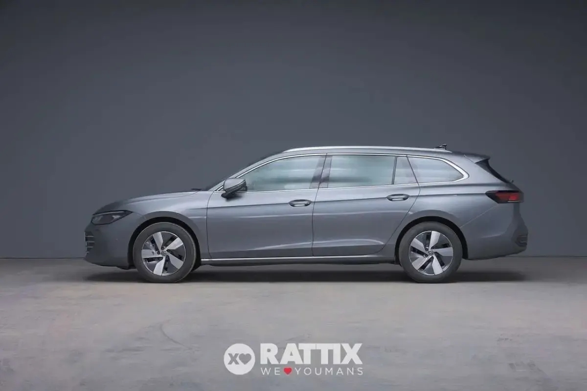Usata VW Passat Business 150 CV (110 kW) 2024 Grigio Station wagon