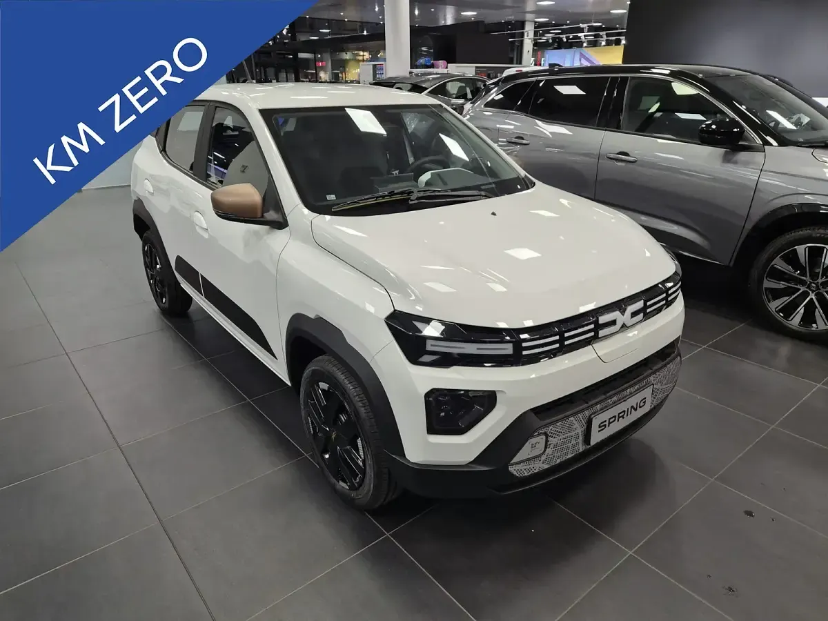 Nuova Dacia Spring Extreme 47 kW (65 CV) 2026 Utilitaria
