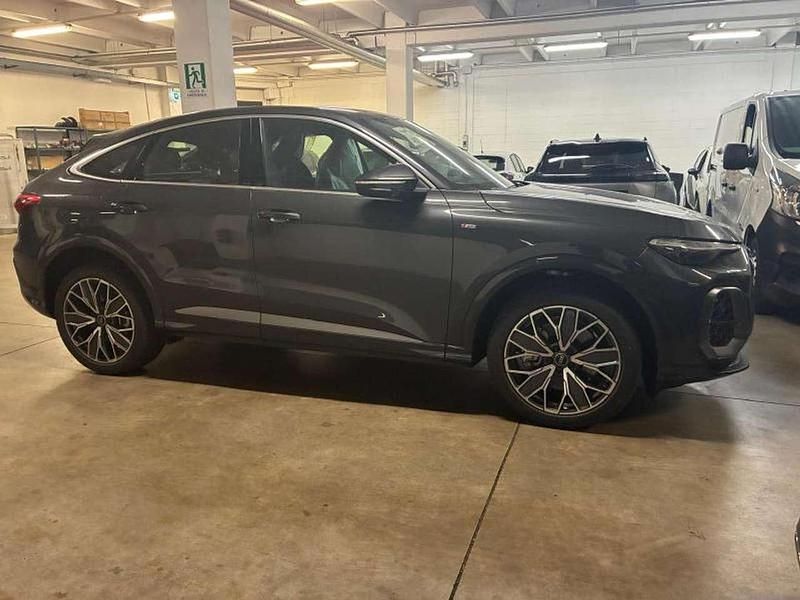 Nuova Audi Q5 S-Line 204 CV (150 kW) 2025 Grigio SUV