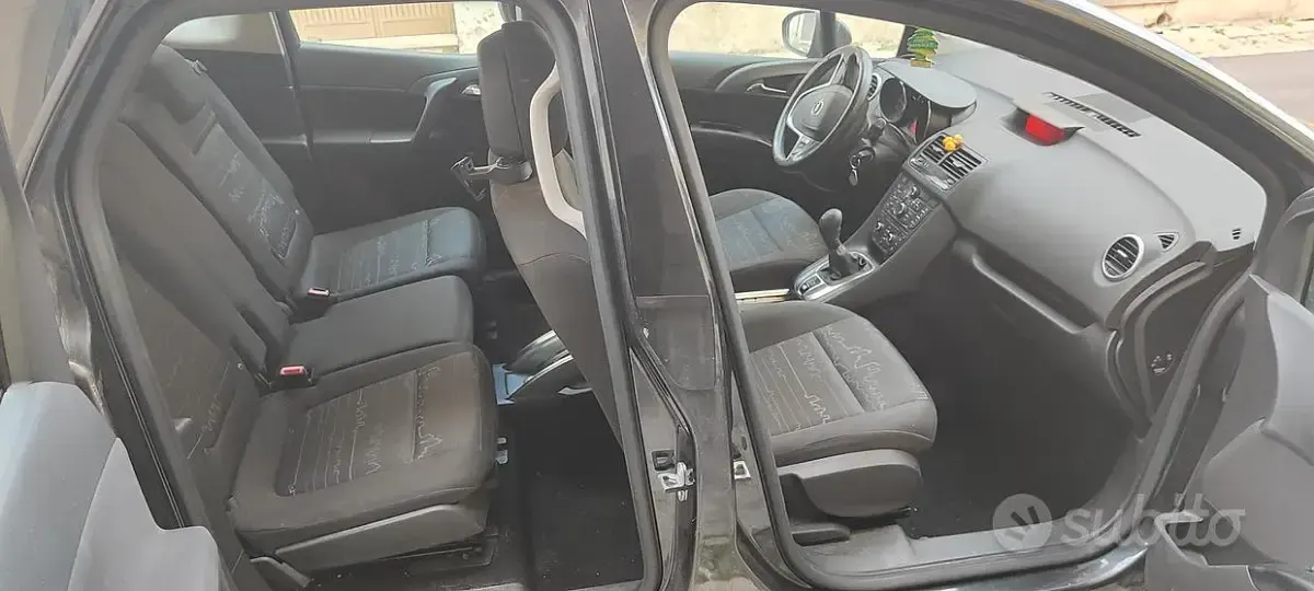 Usata Opel Meriva 95 CV (69 kW) 2012 Nero Monovolume
