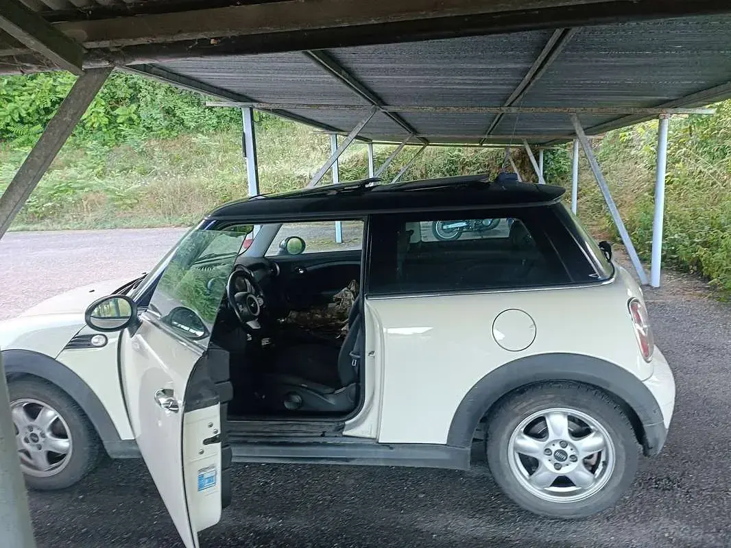 Usata Mini Cooper D 109 CV (80 kW) 2009 Beige Utilitaria