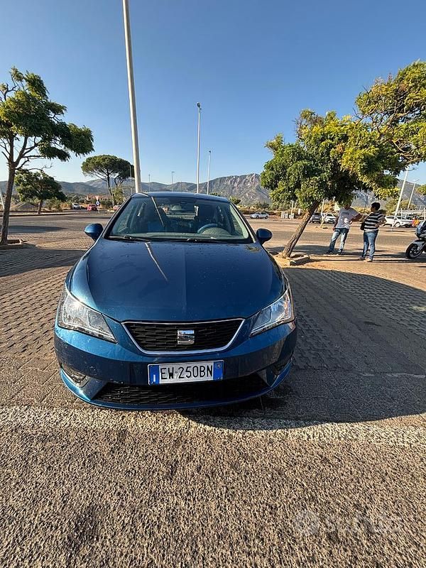 Usata Seat Ibiza 70 CV (51 kW) 2014 Blu Berlina