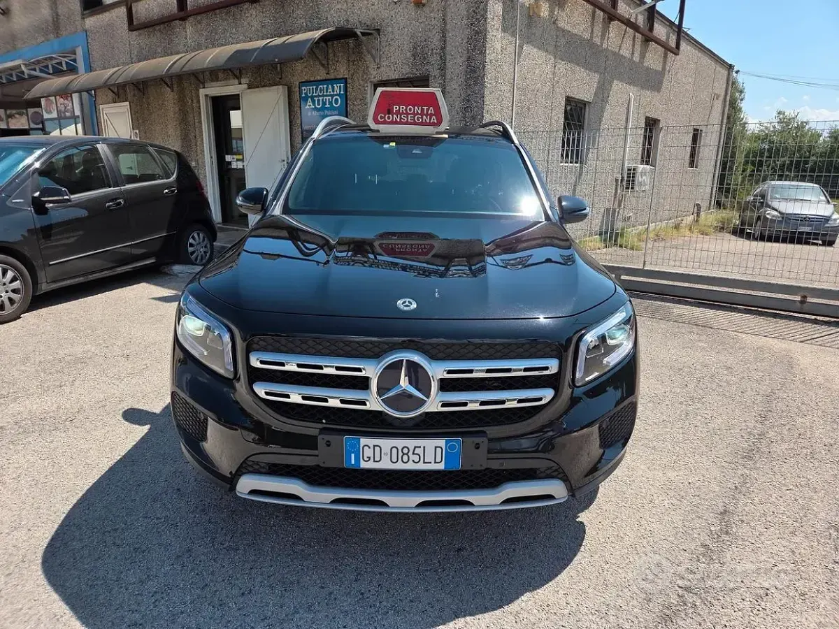 Usata Mercedes GLB180 116 CV (85 kW) 2021 Nero SUV