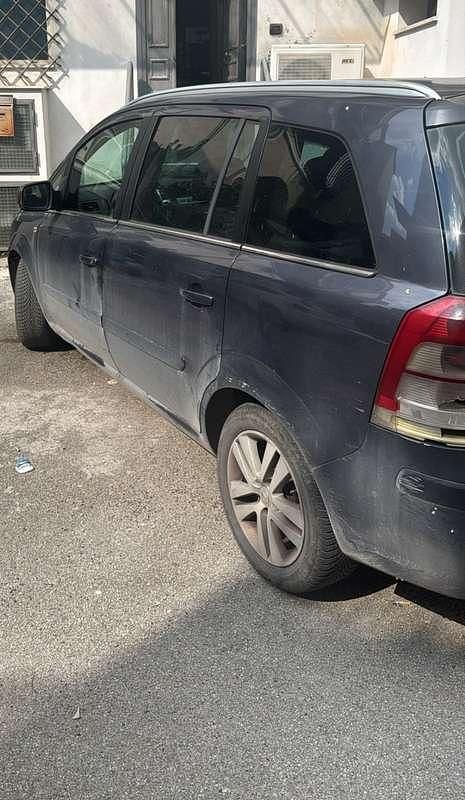 Usata Opel Zafira Club 110 CV (80 kW) 2008 Monovolume