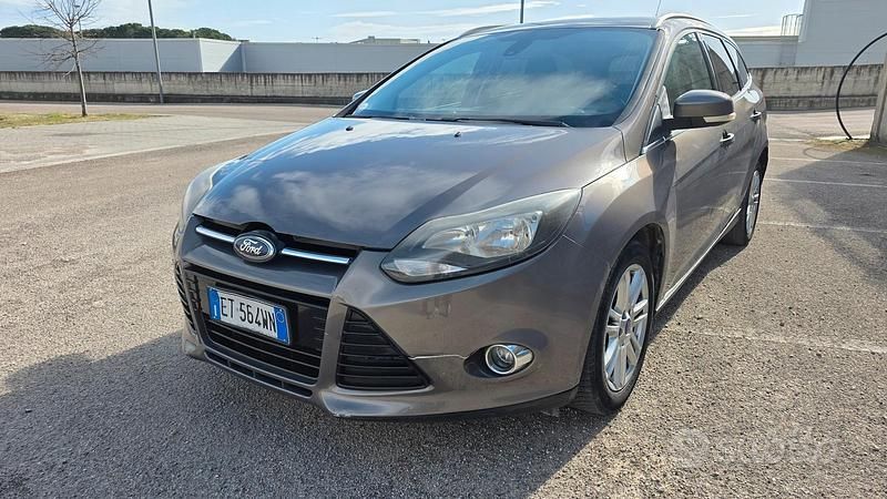 Usata Ford Focus Titanium 115 CV (84 kW) 2014 Grigio Station wagon