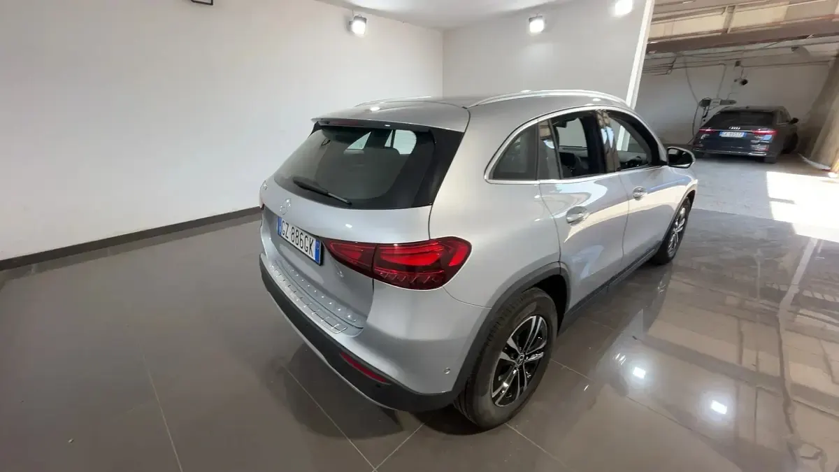 Usata Mercedes GLA180 Advanced 116 CV (85 kW) 2025 922argento hightech SUV