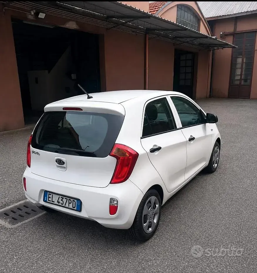 Usata Kia Picanto 69 CV (50 kW) 2012 Bianco Utilitaria