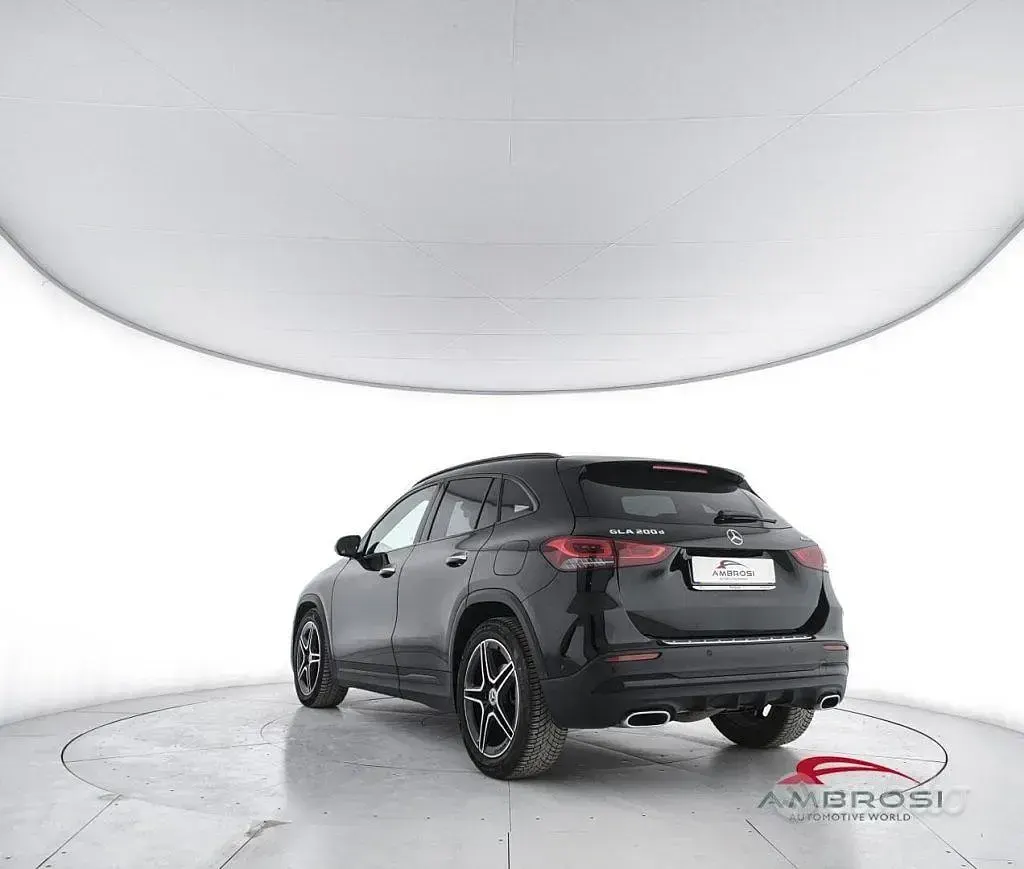 Usata Mercedes GLA200 Premium 150 CV (110 kW) 2022 Nero SUV