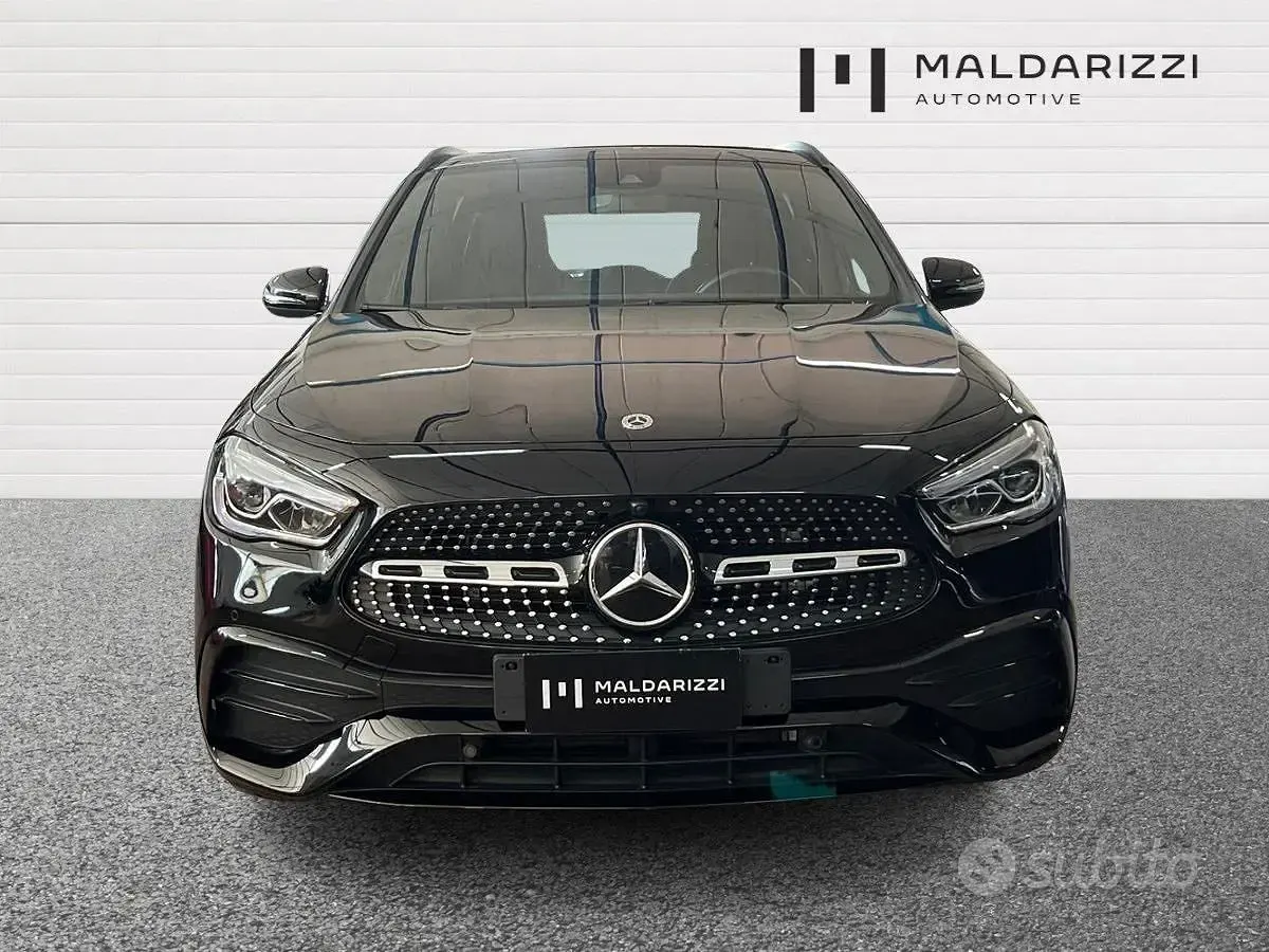 Usata Mercedes GLA200 Premium 150 CV (110 kW) 2023 Da sistemare SUV