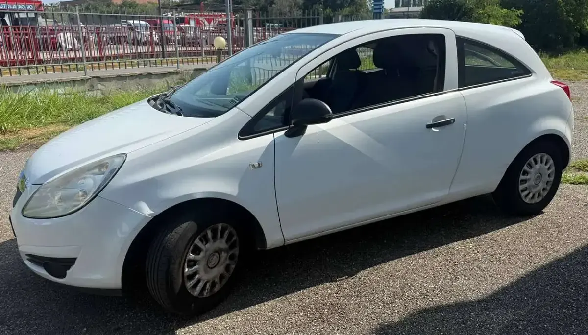 Usata Opel Corsavan 75 CV (55 kW) 2007 Bianco Utilitaria