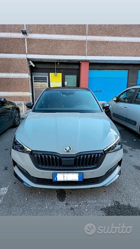 Grigio Usata 2023 Skoda Scala Monte Carlo Utilitaria | 22.500 € (Buon prezzo) - Immagine 1/4