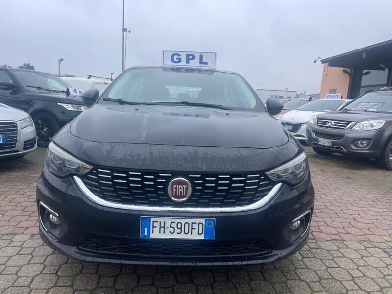 Usata Fiat Tipo Easy 120 CV (88 kW) 2017 Nero Station wagon