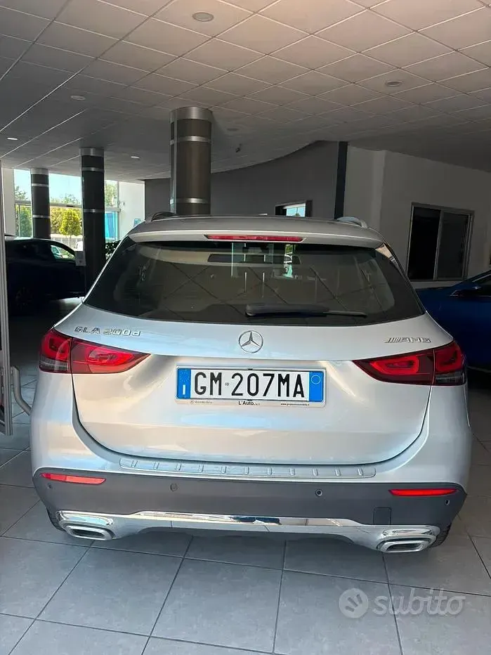 Usata Mercedes GLA200 150 CV (110 kW) 2023 Grigio SUV