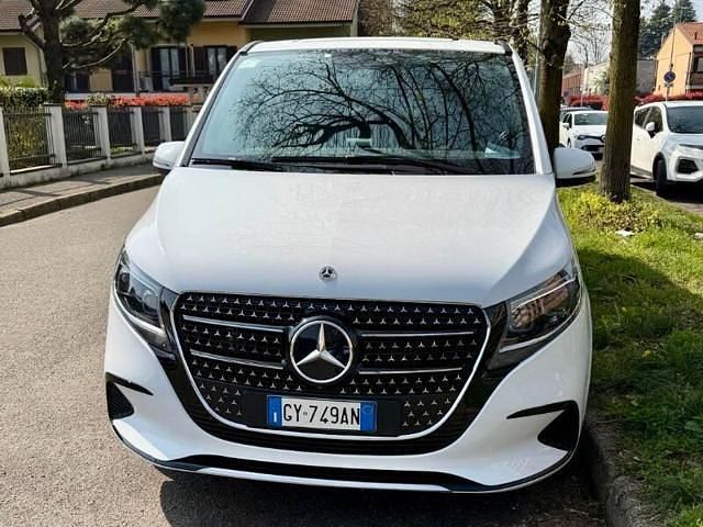 Usata Mercedes V220 Avantgarde 163 CV (119 kW) 2025 Bianco Monovolume