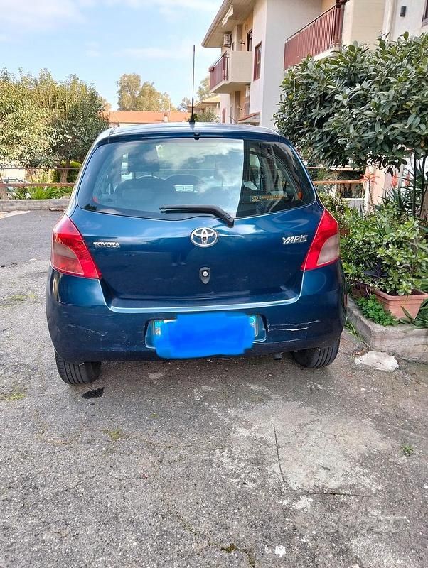 Usata Toyota Yaris 75 CV (55 kW) 2006 Blu Utilitaria