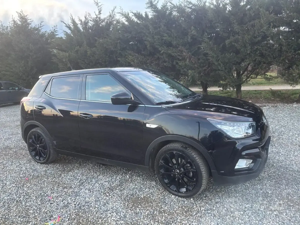 Usata SsangYong Tivoli 128 CV (94 kW) 2019 Nero SUV