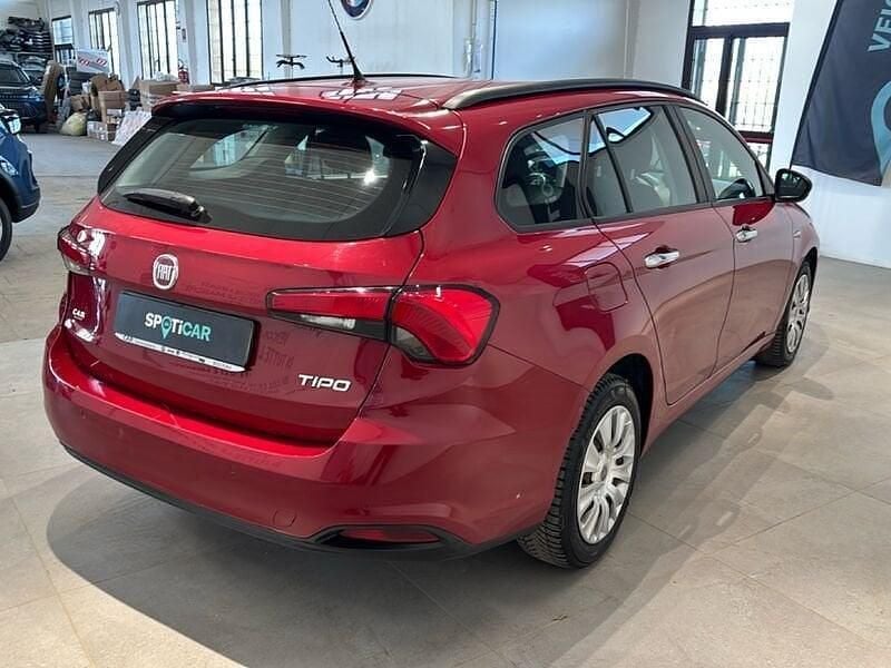 Usata Fiat Tipo Easy 120 CV (88 kW) 2018 Rosso Station wagon