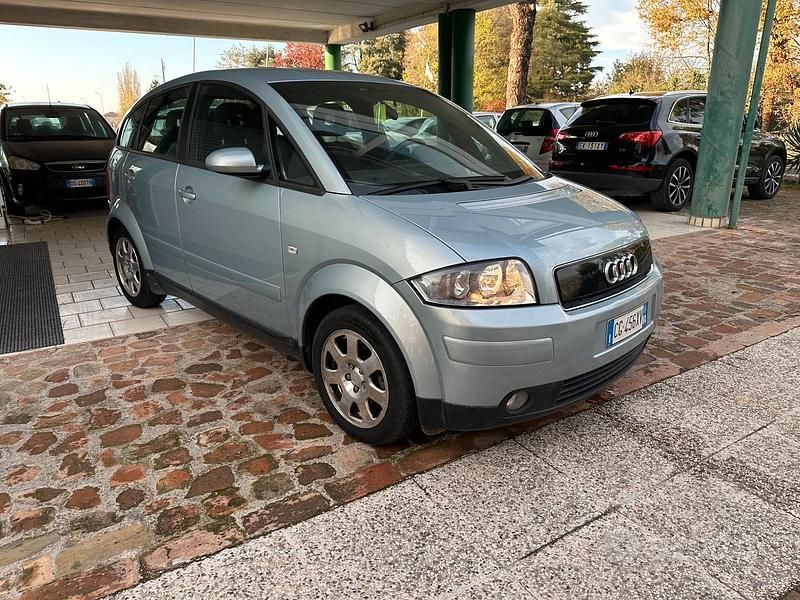 Usata Audi A2 Comfort 110 CV (80 kW) 2003 Grigio Utilitaria