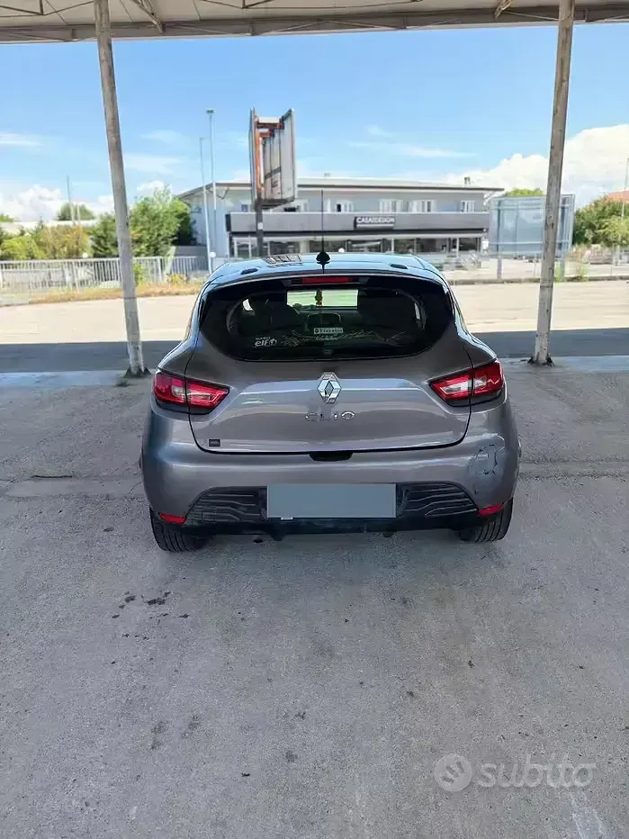 Usata Renault Clio IV 73 CV (53 kW) 2013 Berlina