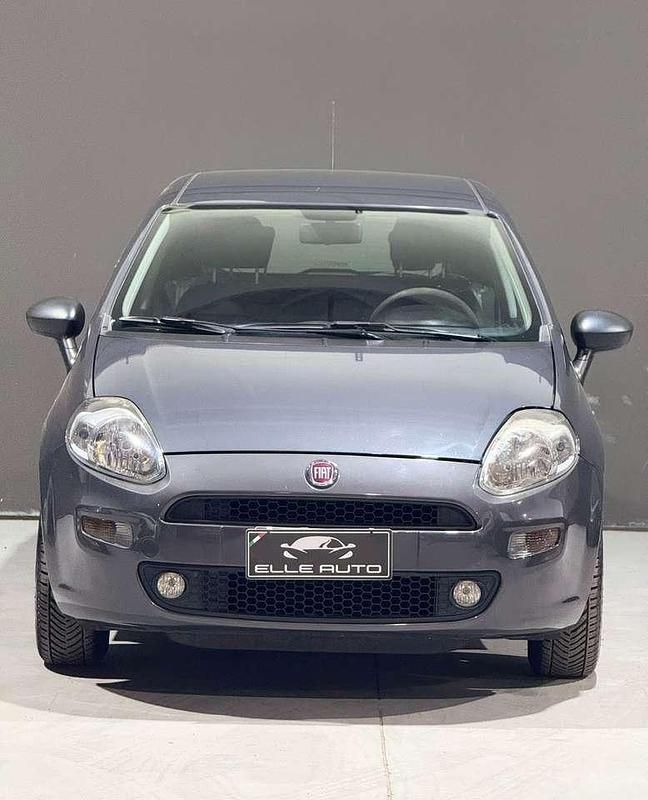Usata Fiat Punto Lounge 69 CV (50 kW) 2017 Grigio Utilitaria