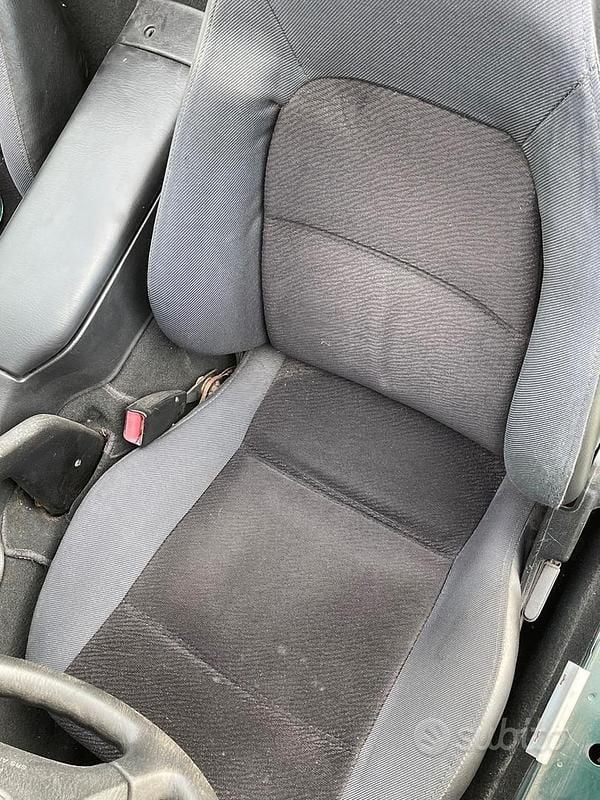 Usata Mazda MX5 110 CV (80 kW) 2000 Verde Cabrio