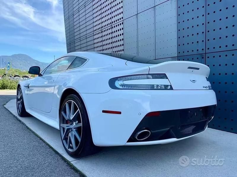 Usata Aston Martin V8 Vantage 436 CV (320 kW) 2013 Bianco Coupé