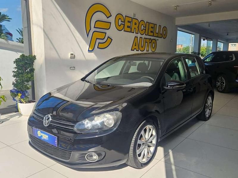 Nero metallizzato Usata 2010 VW Golf VI Highline Tre volumi | 6500 € (Cara) - Immagine 1/4