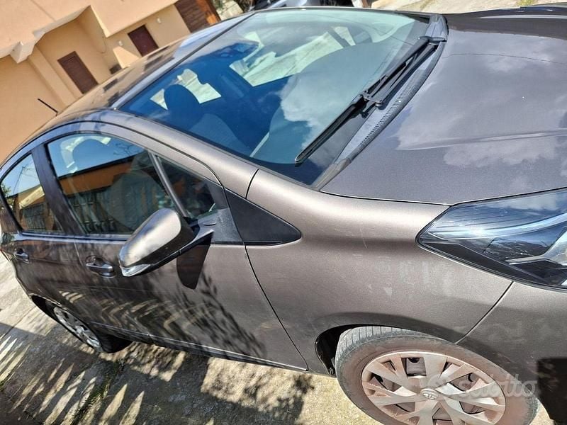 Usata Toyota Yaris Active 72 CV (52 kW) 2018 Berlina