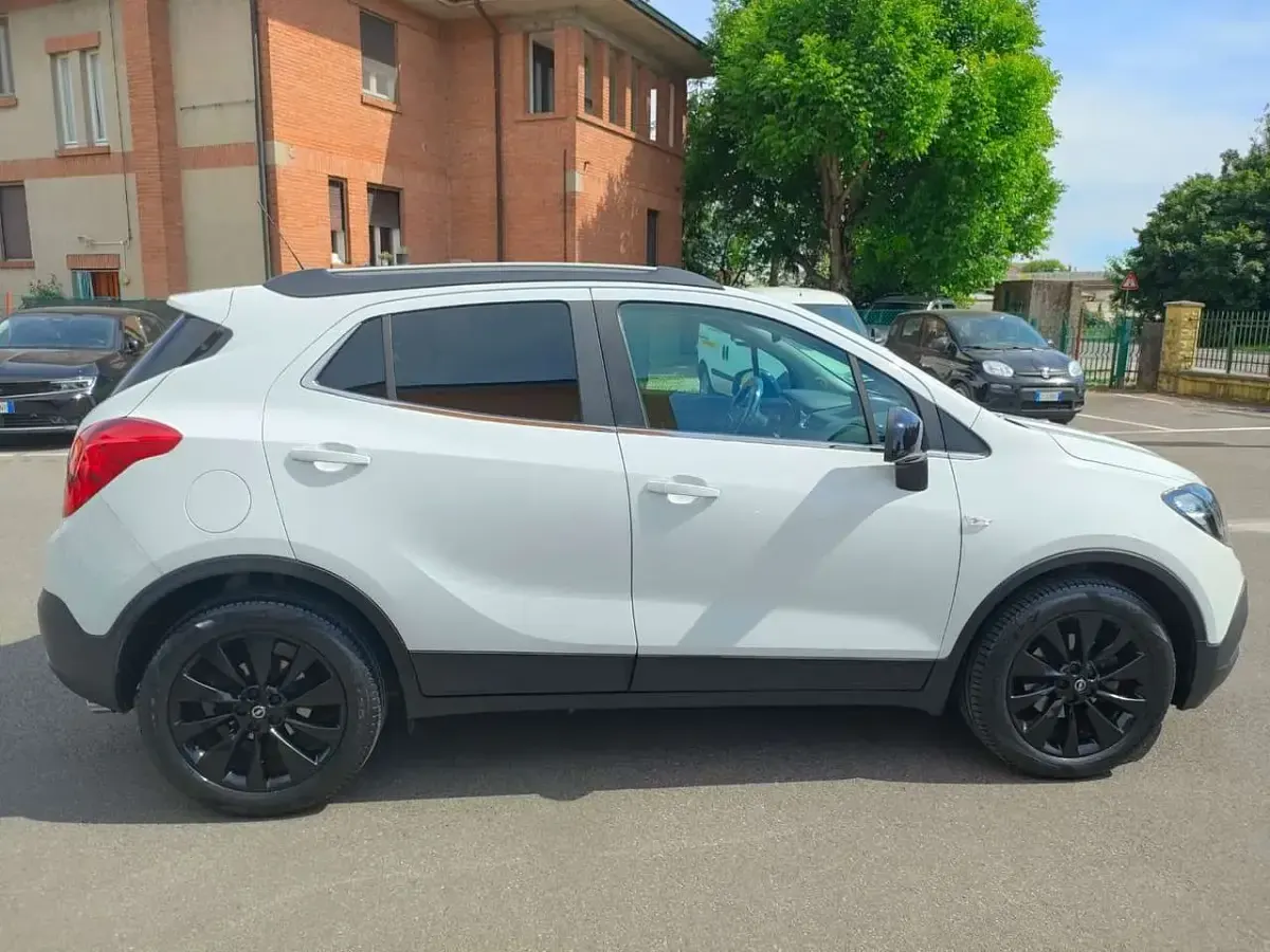 Usata Opel Mokka Cosmo 136 CV (100 kW) 2016 Bianco SUV