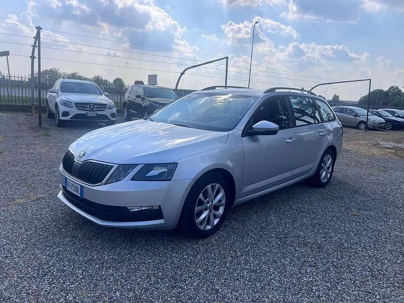 Usata Skoda Octavia Executive 116 CV (85 kW) 2017 Argento Station wagon