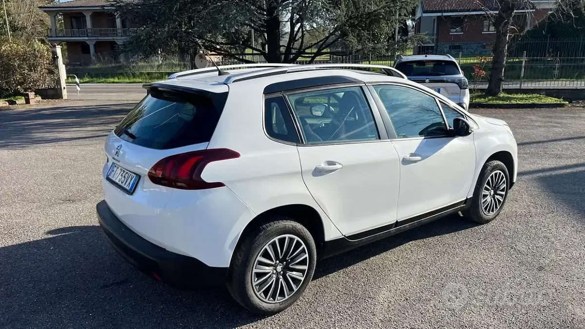 Usata Peugeot 2008 Allure 83 CV (61 kW) 2019 Bianco SUV