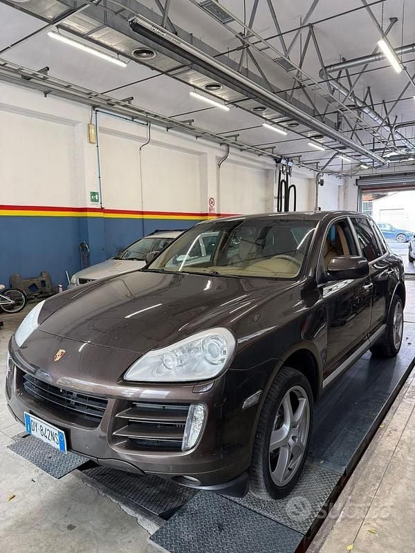 Usata Porsche Cayenne 2009 Marrone SUV