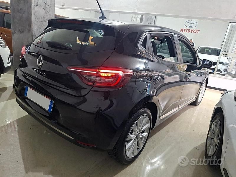 Usata Renault Clio V 100 CV (73 kW) 2020 Nero Berlina