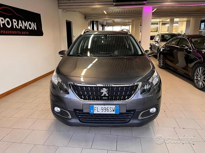 Usata Peugeot 2008 Active 75 CV (55 kW) 2017 Grigio SUV