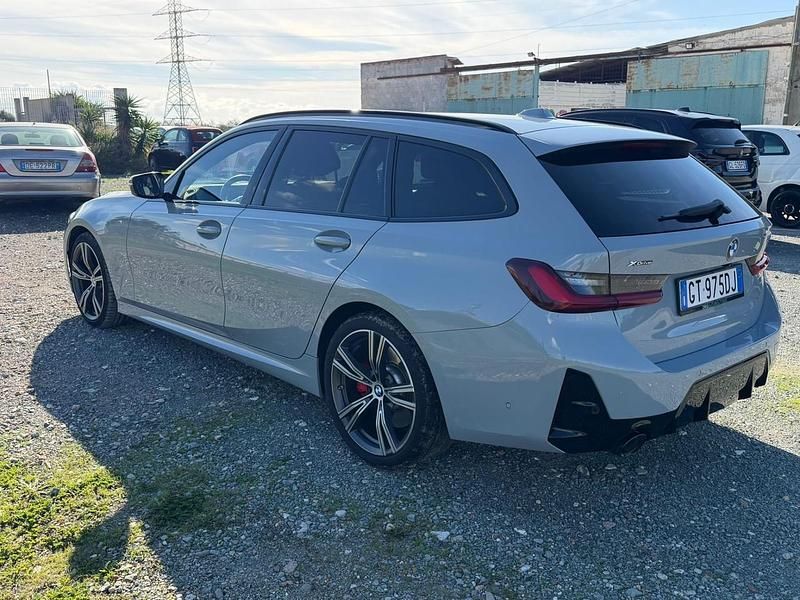 Usata BMW 320e M Sport 190 CV (139 kW) 2025 Grigio Station wagon